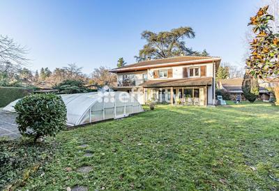 Pavillon - 212 m² - 7 pièces