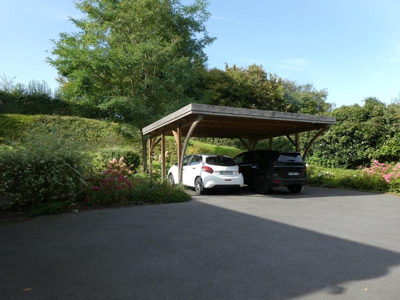 Maison - 255 m² - 8 pièces