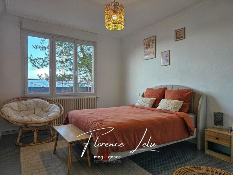 Maison de ville - 196 m² - 9 pièces