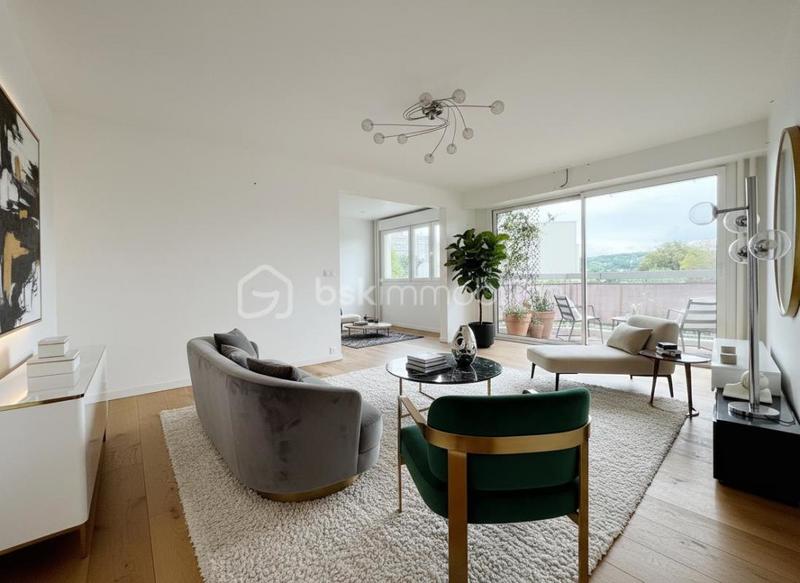 Appartement - 95 m² - 5 pièces