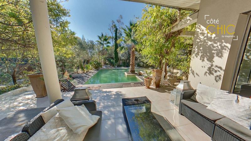 Maison - 254 m² - 7 pièces