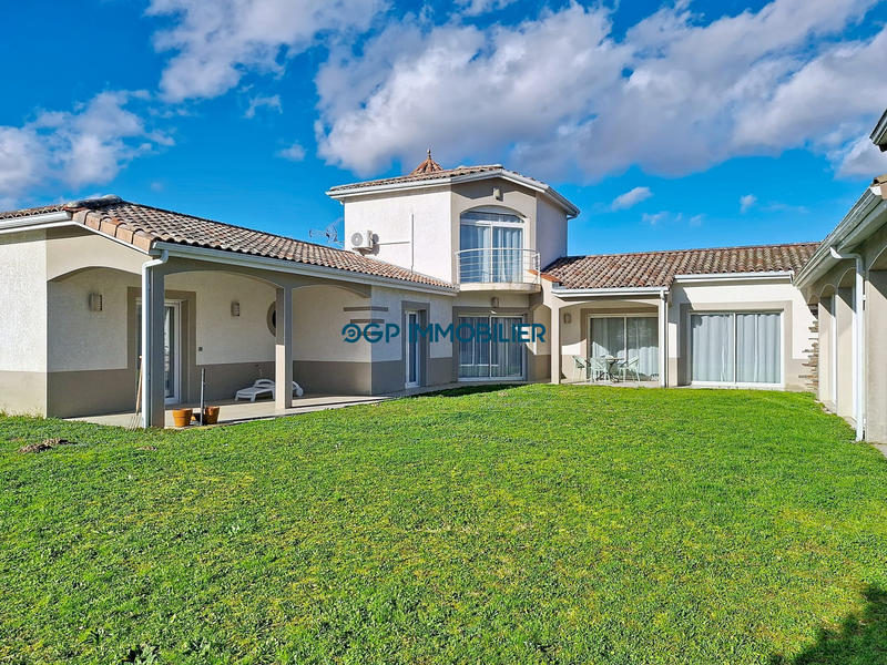 Maison - 160 m² - 4 pièces