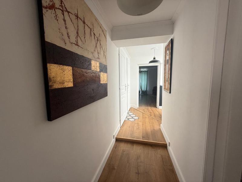 Maison - 303 m² - 12 pièces