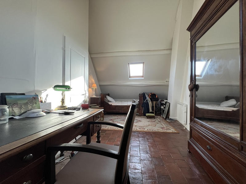 Maison - 250 m² - 8 pièces