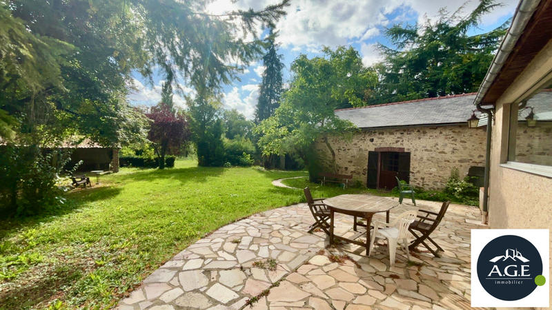 Maison - 194 m² - 10 pièces