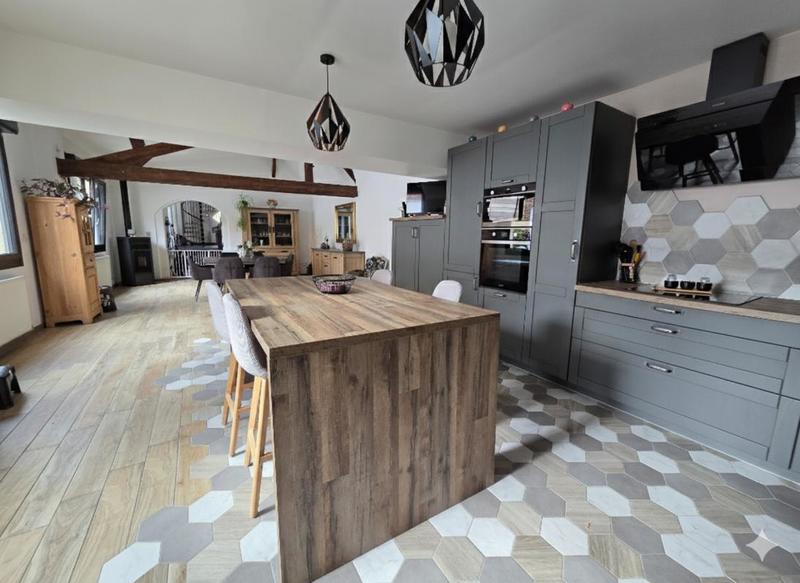 Maison de village - 258 m² - 9 pièces