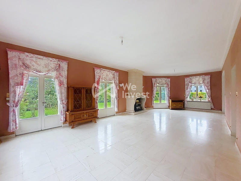 Maison - 217 m² - 8 pièces