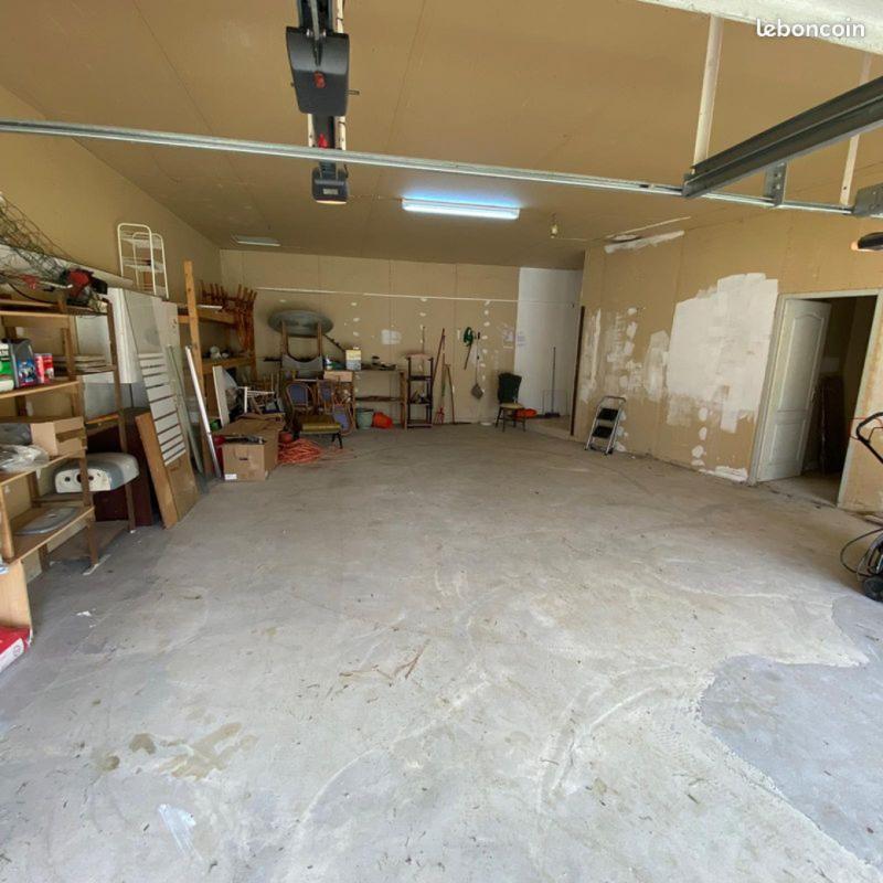 Pavillon - 235 m² - 7 pièces