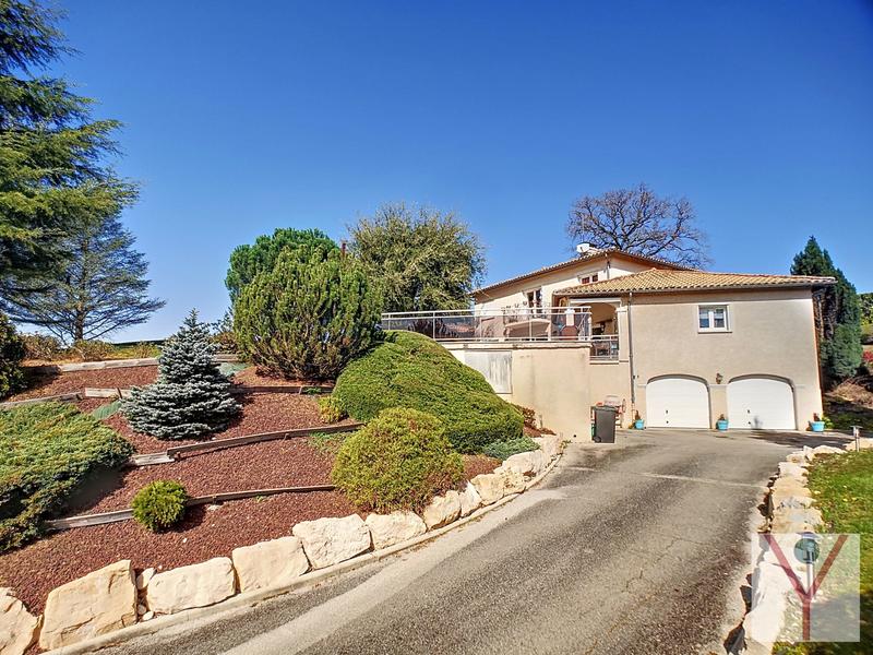 Maison - 258 m² - 7 pièces