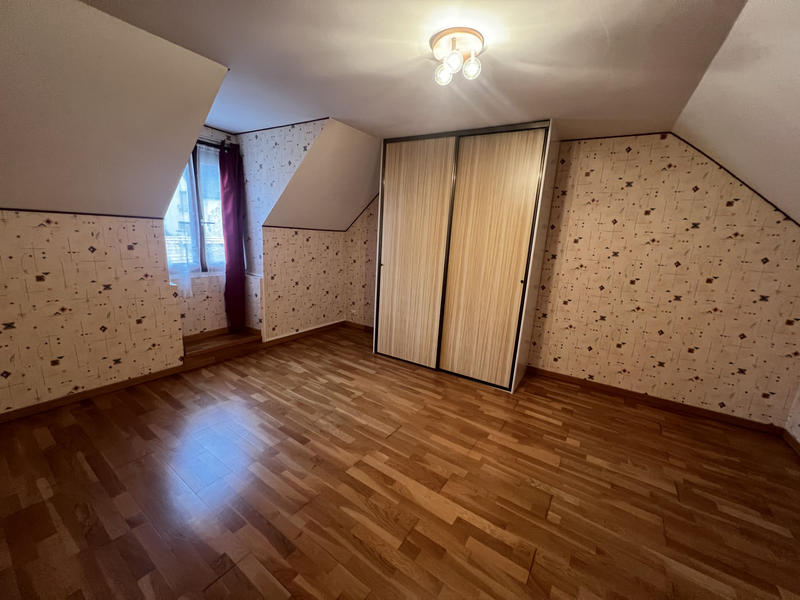 Maison - 140 m² - 6 pièces