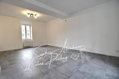 Maison - 93 m² - 5 pièces