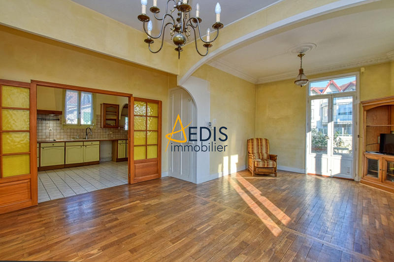 Maison - 172 m² - 8 pièces