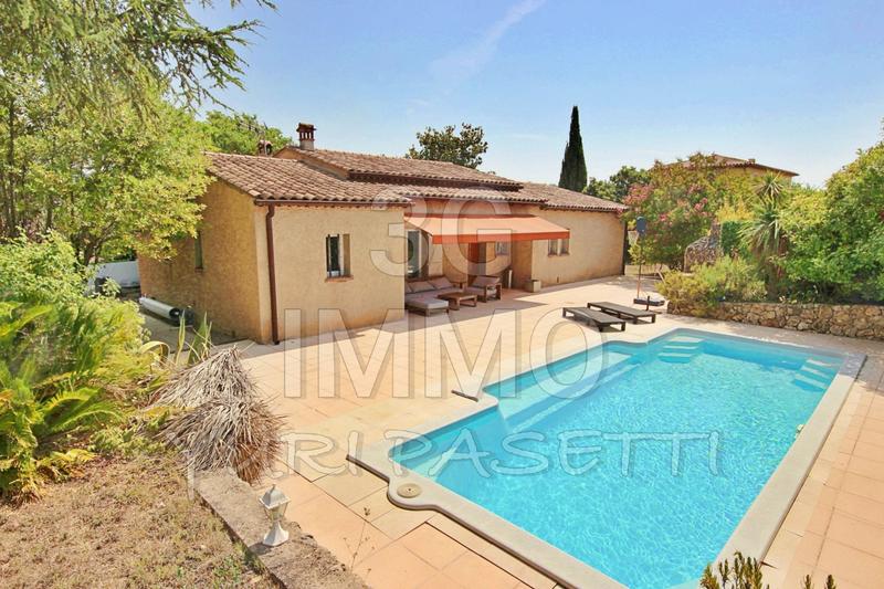 Villa - 1 365 m² - 5 pièces