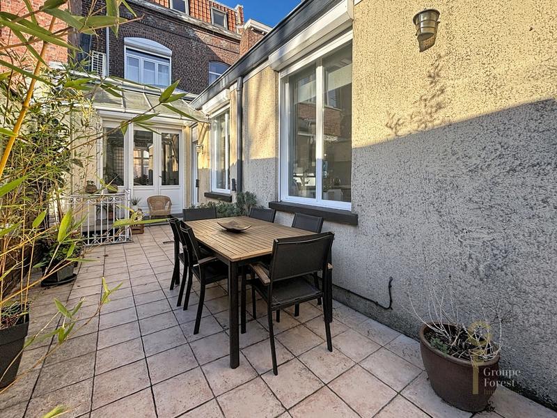 Maison - 210 m² - 6 pièces