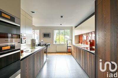 Maison - 218 m² - 9 pièces