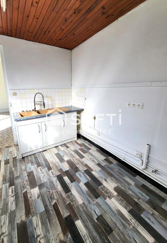 Maison - 267 m² - 12 pièces