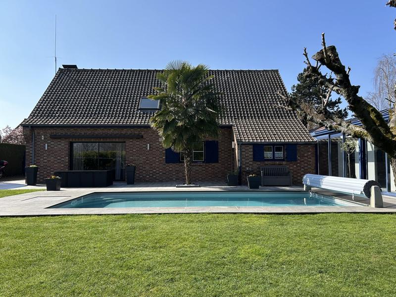 Maison - 170 m² - 6 pièces