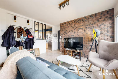 Chambre - 9 m² - 5 pièces