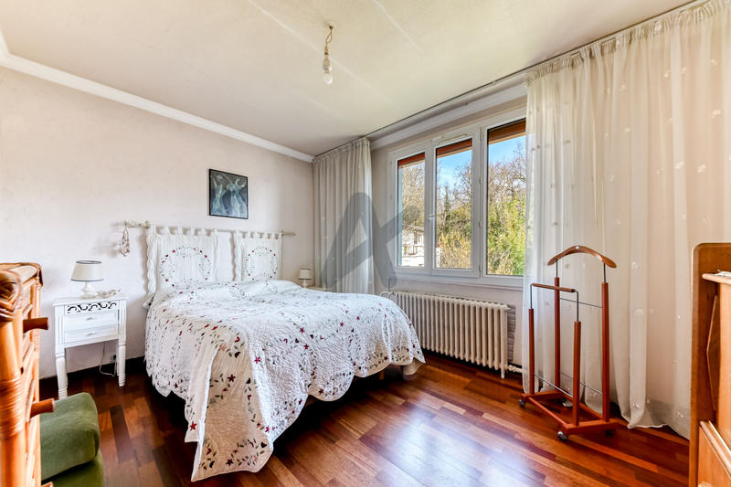 Maison - 320 m² - 7 pièces