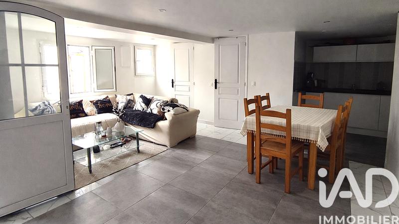 Maison - 328 m² - 16 pièces