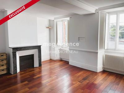 Maison ancienne - 233 m² - 10 pièces