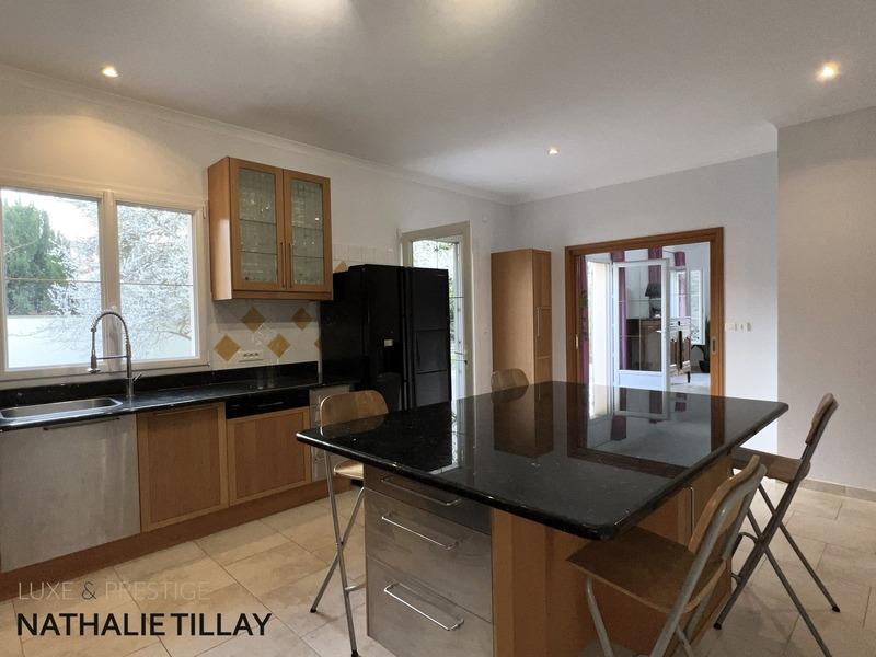 Maison - 309 m² - 10 pièces