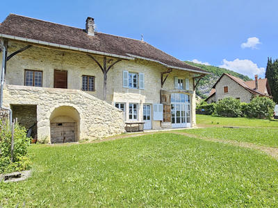 Maison - 210 m² - 9 pièces