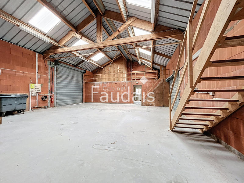 Entrepôt - 262 m²