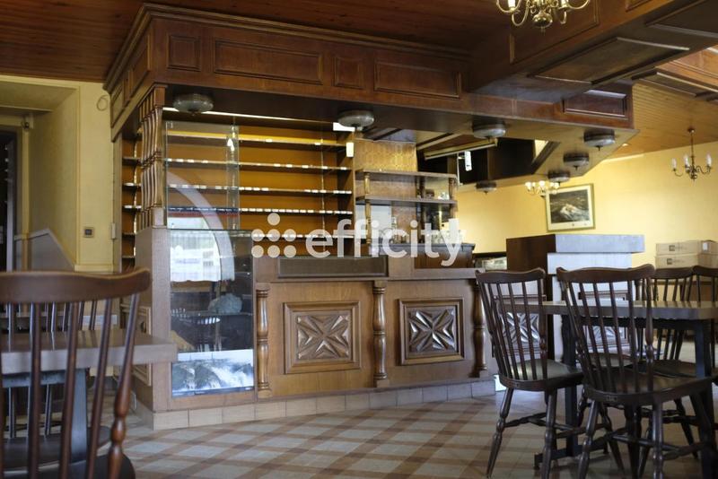 Maison - 316 m² - 10 pièces