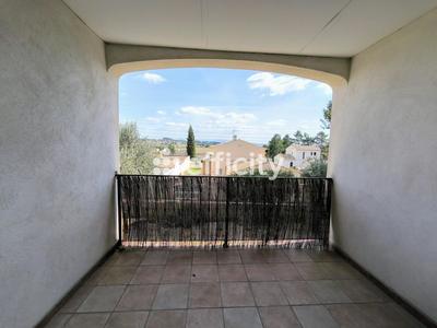 Appartement - 75 m² - 3 pièces