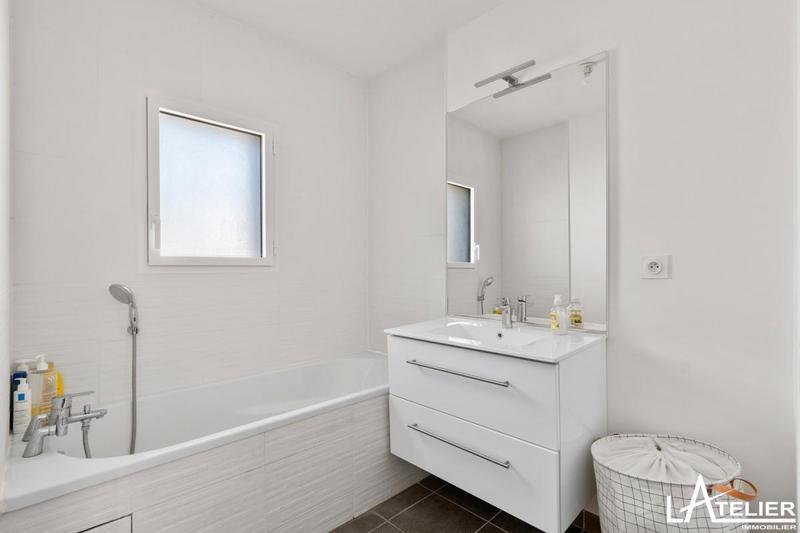 Maison - 111 m² - 5 pièces