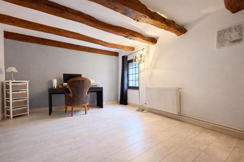 Maison - 255 m² - 9 pièces