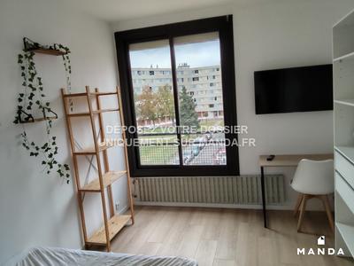 Chambre - 10 m² - 6 pièces