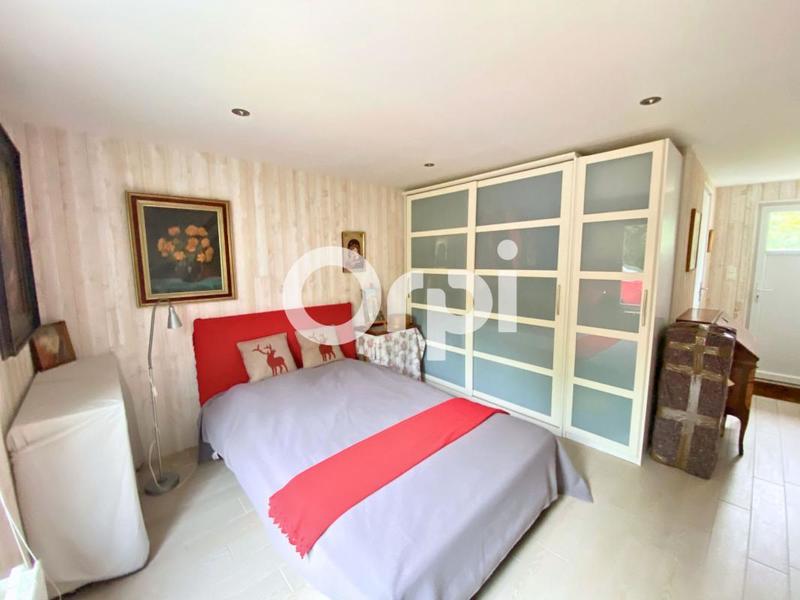 Maison - 203 m² - 7 pièces