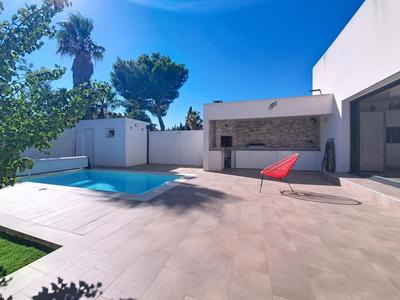 Maison - 186 m² - 6 pièces