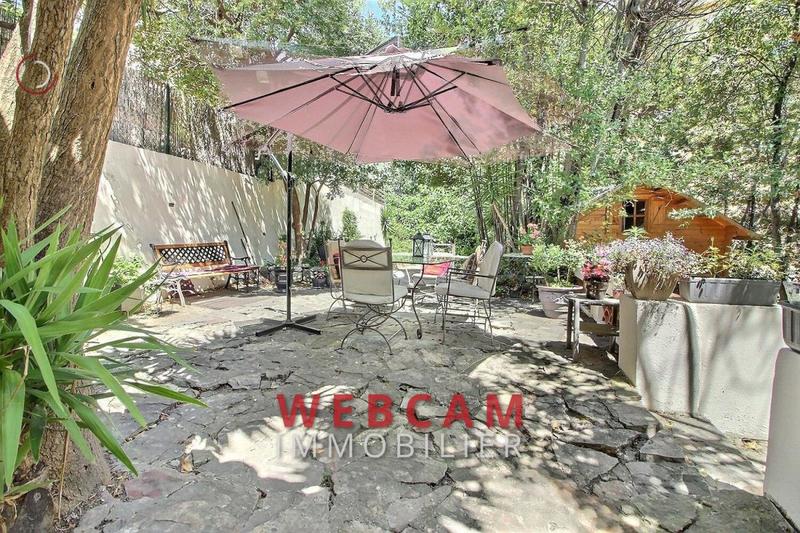 Propriété - 210 m² - 8 pièces