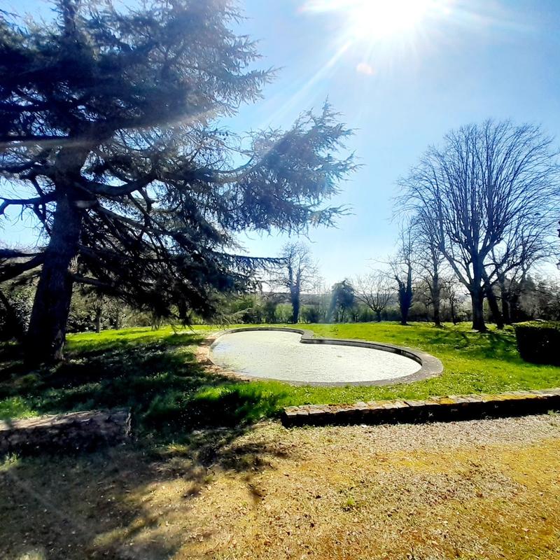 Maison ancienne - 265 m² - 8 pièces