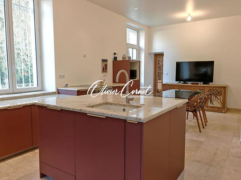 Propriété - 286 m² - 9 pièces