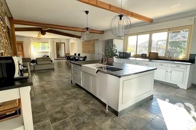 Maison - 250 m² - 7 pièces