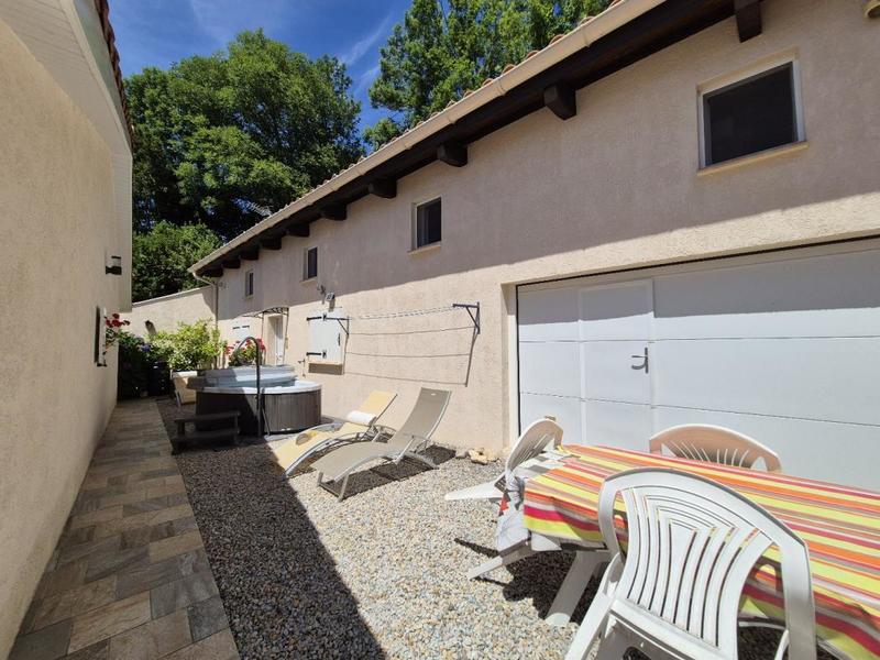 Maison - 200 m² - 6 pièces