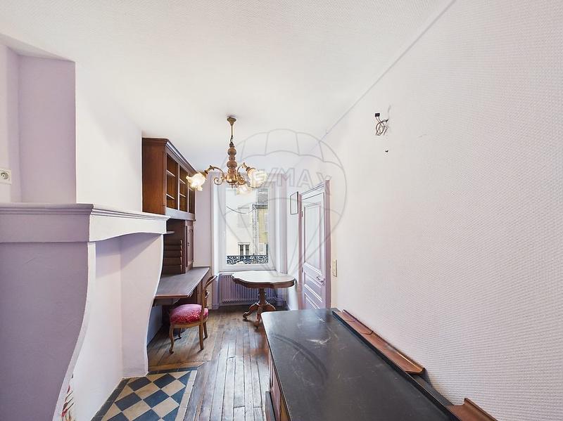 Maison - 240 m² - 12 pièces