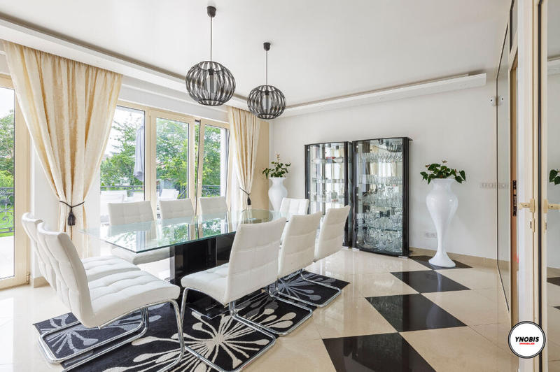 Maison - 190 m² - 8 pièces