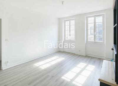 Appartement - 163 m² - 12 pièces