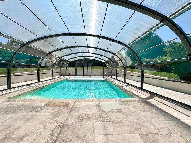 Maison - 261 m² - 10 pièces