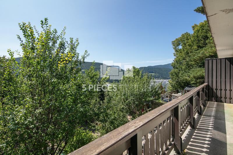 Maison - 220 m² - 6 pièces