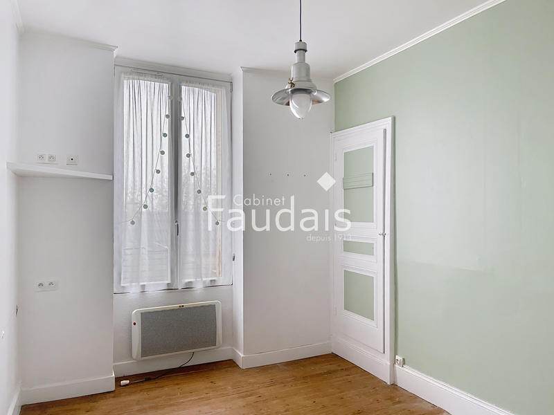 Maison - 243 m² - 8 pièces