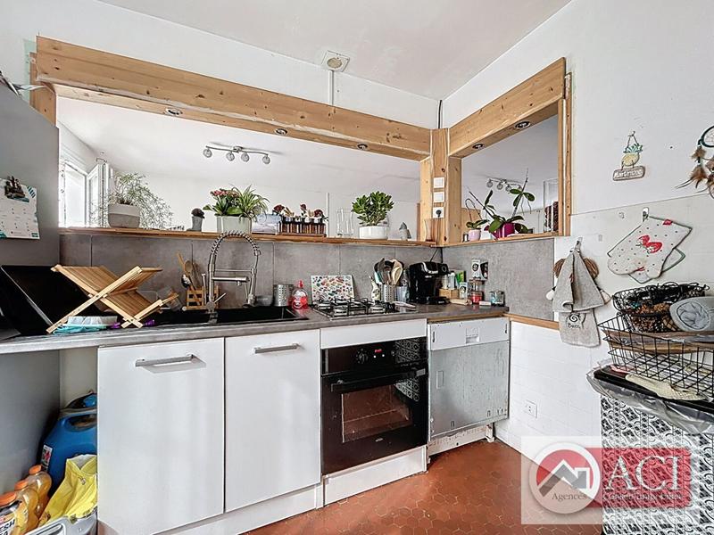 Maison - 94 m² - 5 pièces