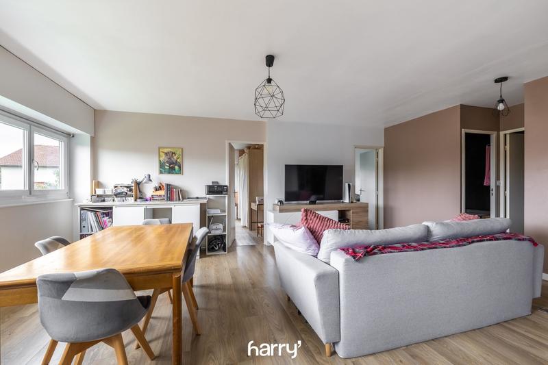 Appartement - 80 m² - 3 pièces