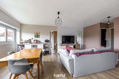 Appartement - 80 m² - 3 pièces