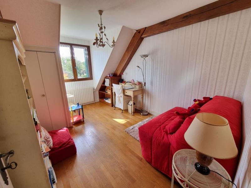 Maison - 221 m² - 8 pièces